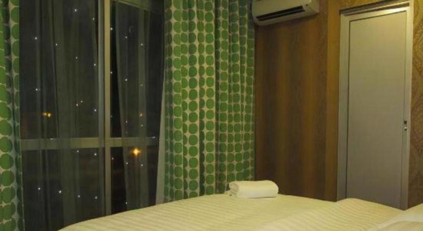 Hotel Zamburger Enstek Sepang Exteriör bild