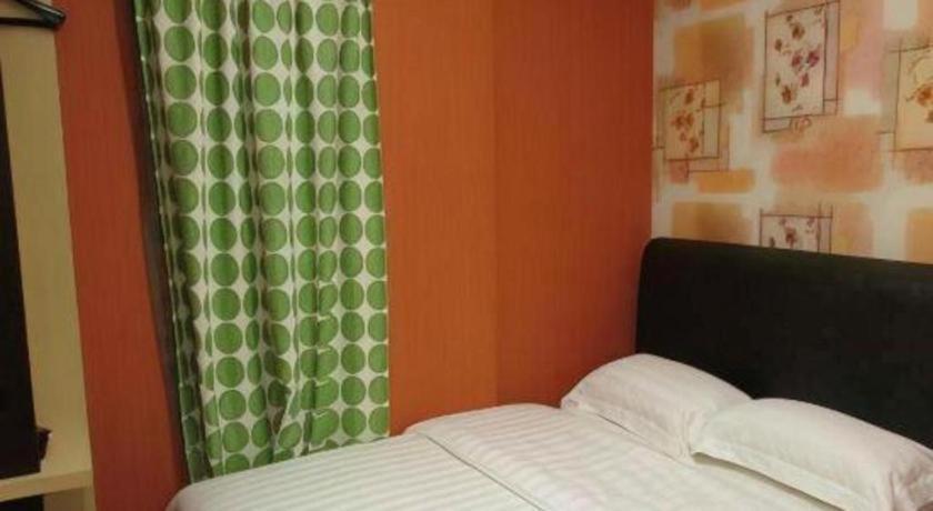 Hotel Zamburger Enstek Sepang Exteriör bild