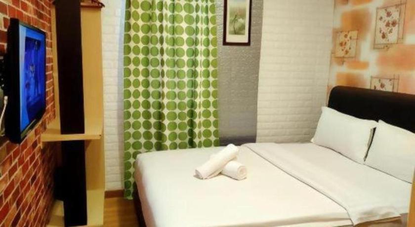 Hotel Zamburger Enstek Sepang Exteriör bild